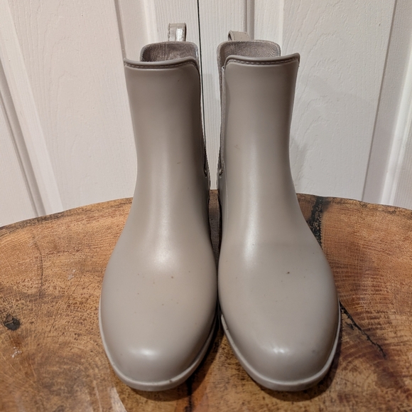A New Day Chelsea Rain Boots Waterproof Ankle Rain Boots Taupe / Beige EUC SZ. 7 - Picture 12 of 12